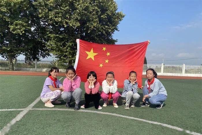 跨年晚会被嘲变味，现场作秀、卖惨，周华健、凤凰传奇被观众同情